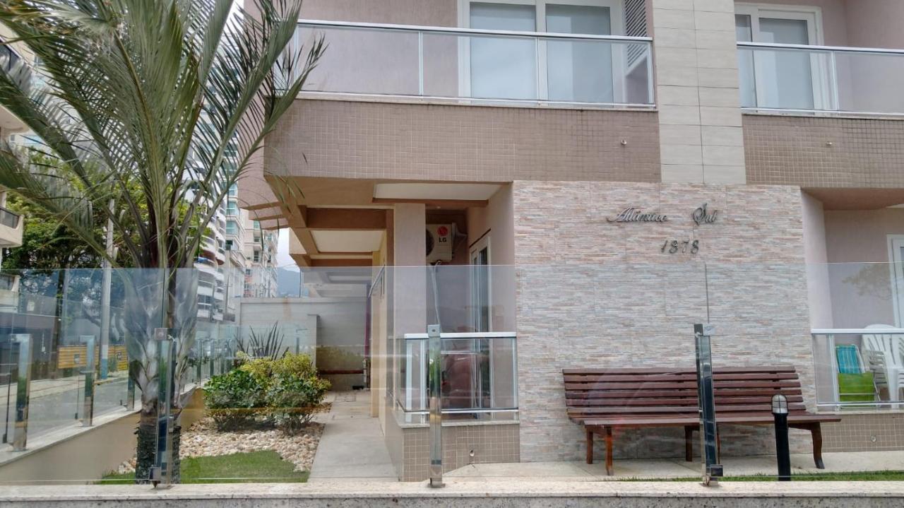 Apartamento De Cobertura Frente Para O Mar Itapema Exterior photo
